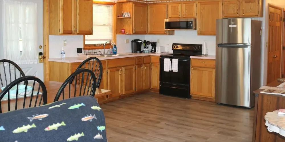 2729 Willow Ave. 3 Bedroom Condo