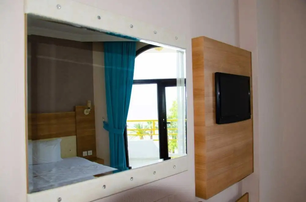 Serenita Beach Hotel