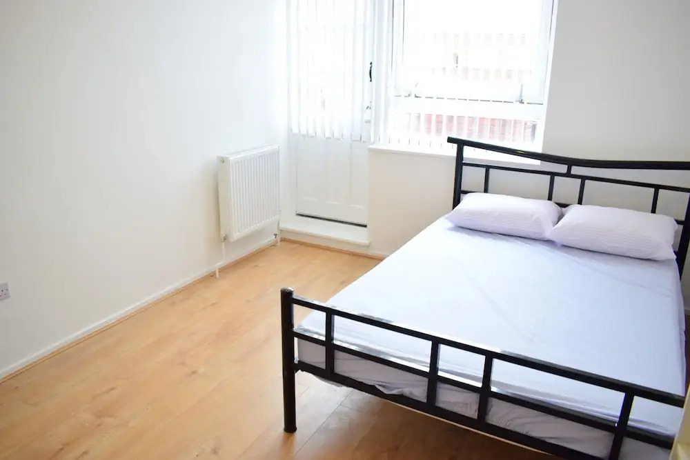 3 Bedroom Shadwell Flat