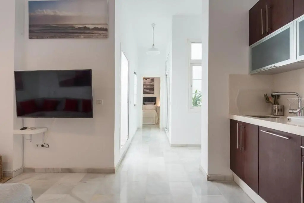 ML1C-Prime Location Marble Apartment with Patios