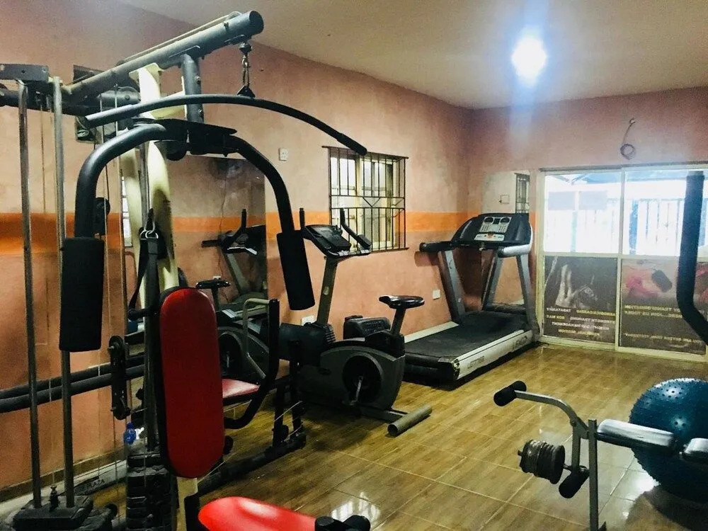 Hunga.M. De Suites