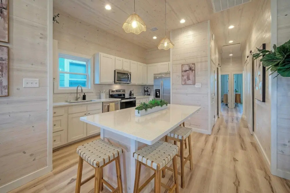 2 Homes, Sleeps 22 2 Private Pools, Firepit, Steps to Beach Boardwalk Access