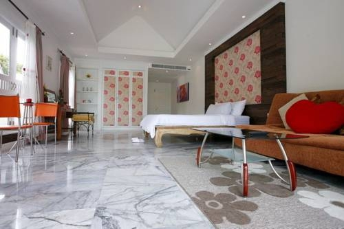 The Cabana Pool Suite