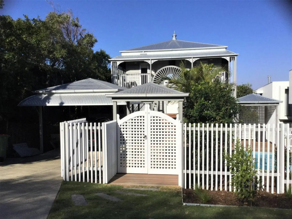 Enterprise St Prestigious Home with Breathtaking Views
