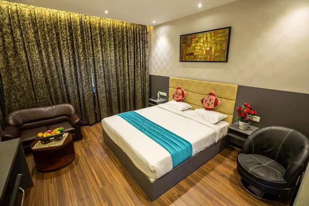 Grand Seasons -The Business Hotel