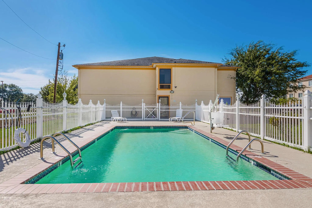 Motel 6-Abbeville, LA