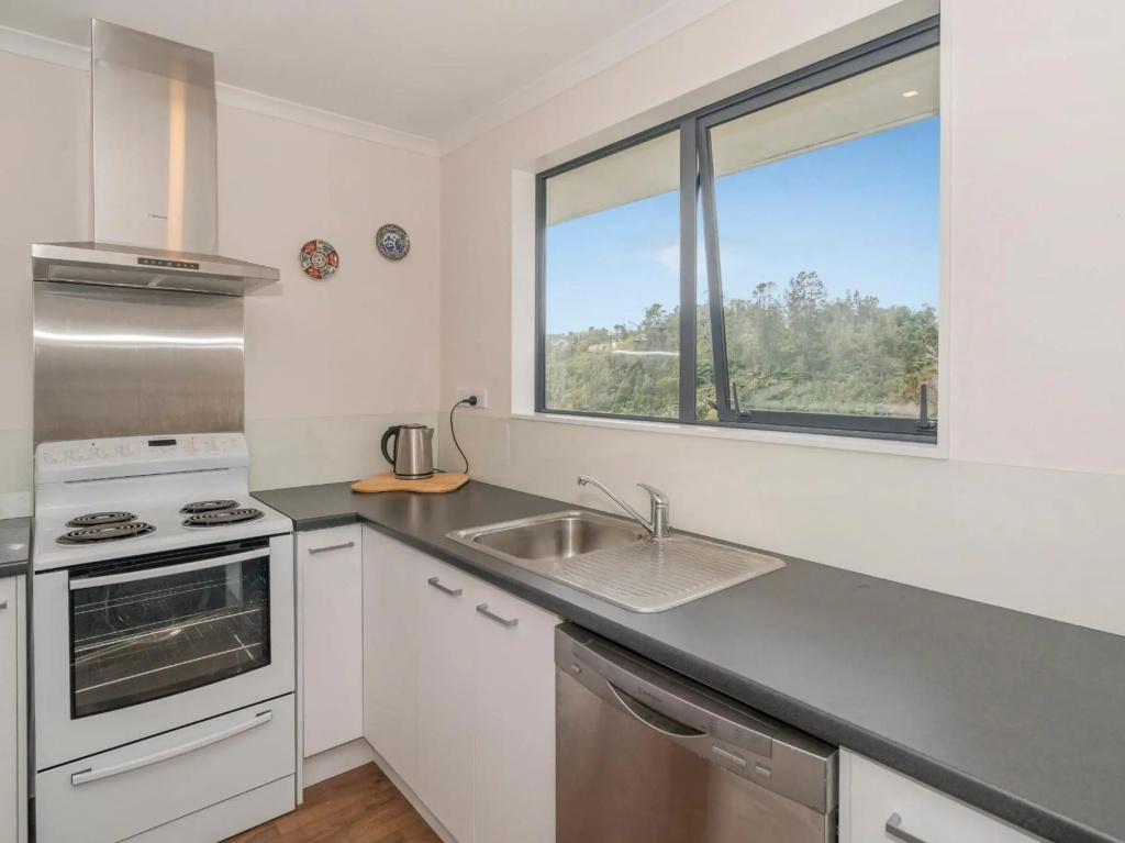 Manuka Lodge - Tairua Holiday Home