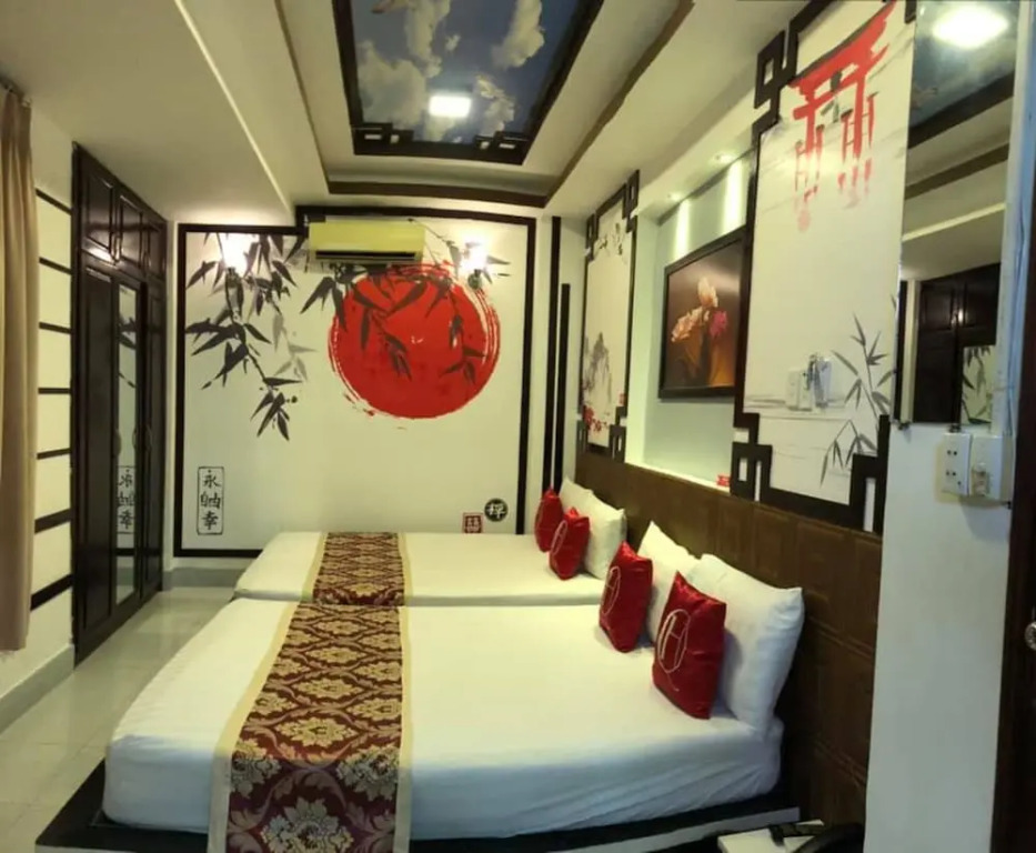 Quỳnh Hương Hotel SG - by BAY LUXURY