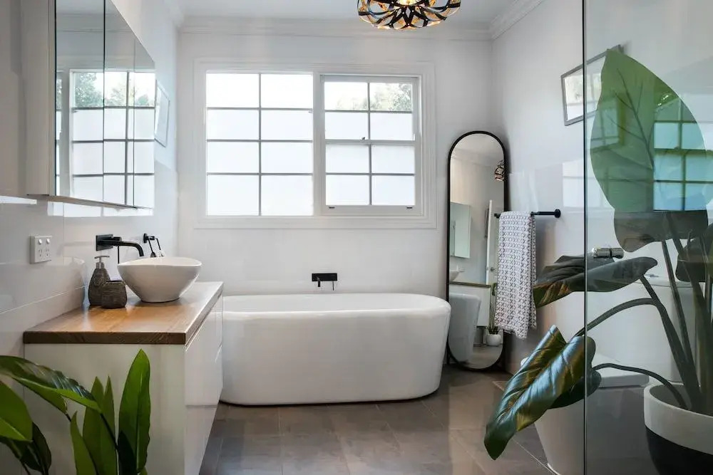 The Lux Luxury 4 bedroom, 2 bathroom, with stunning garden