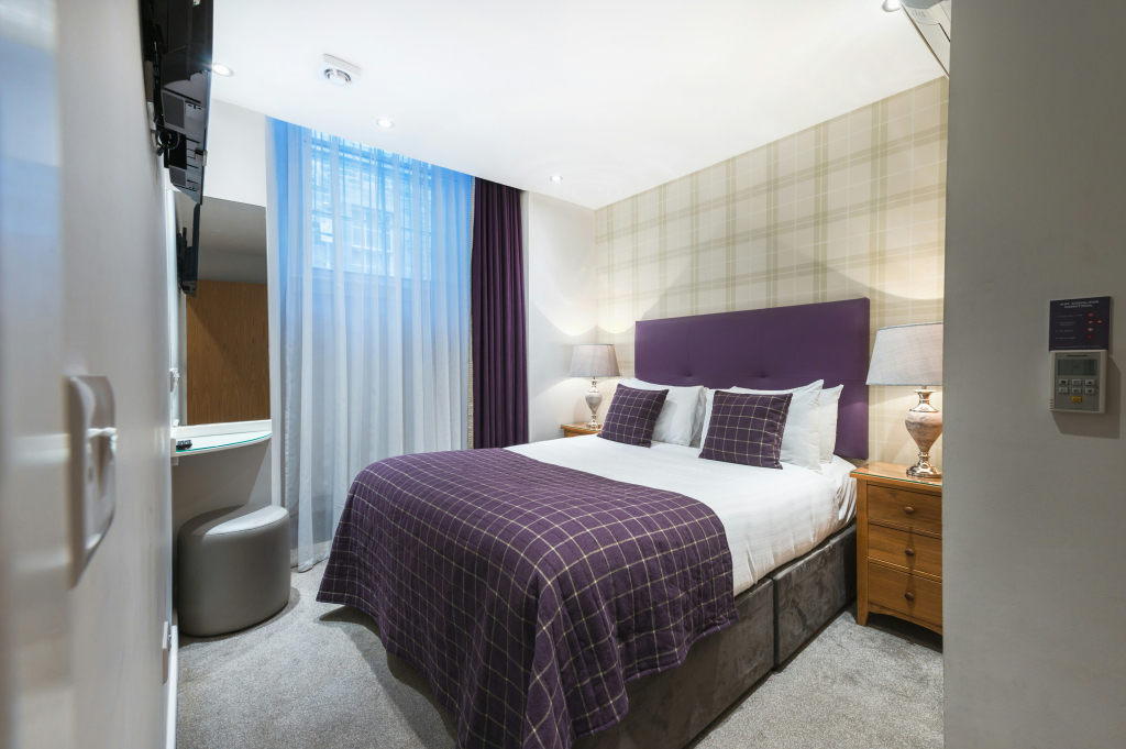 Braid Apartments by Mansley