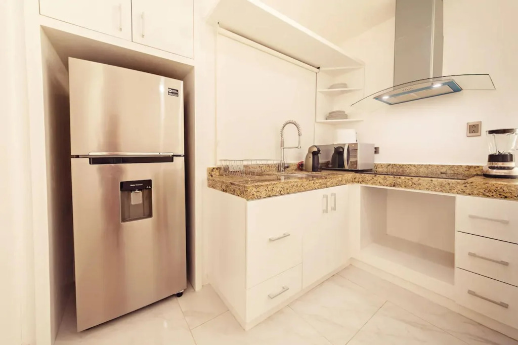 Mararena Family Apartments & Long Stay Living - Steps from 5th Avenue