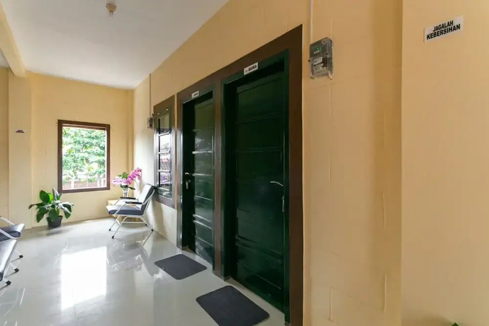 RedDoorz Syariah near Titik Nol Yogyakarta