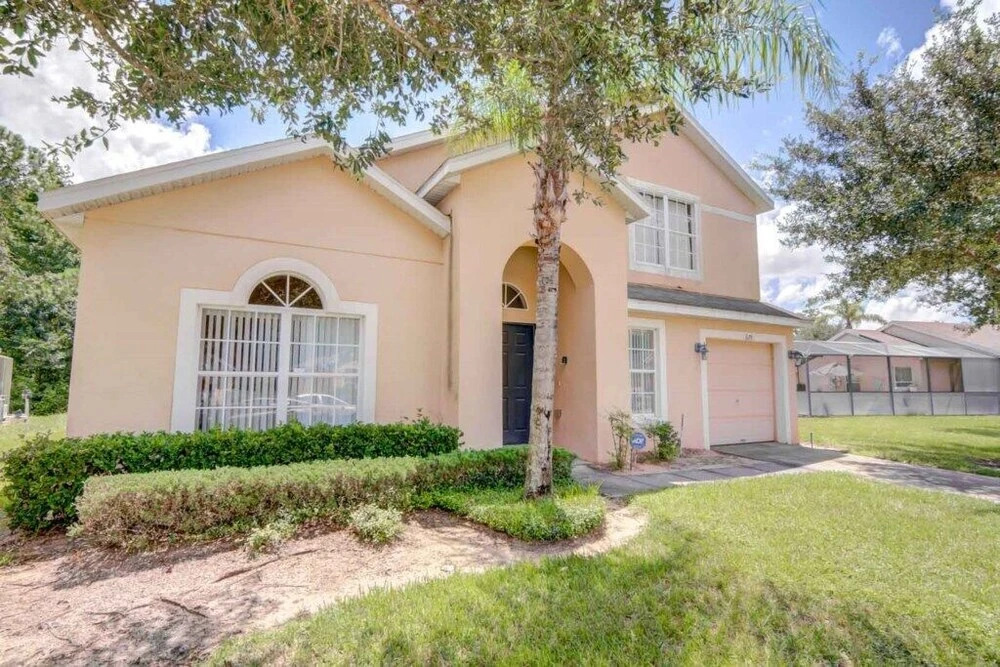 Karis' Sandy Ridge 5 Bedroom Home