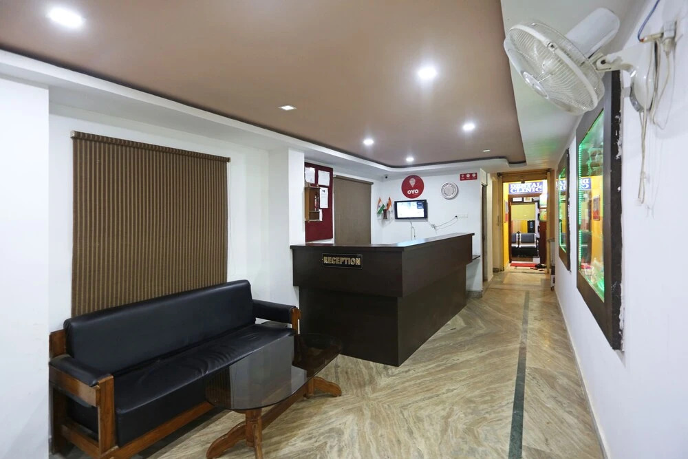 OYO 3393 Midway Inn