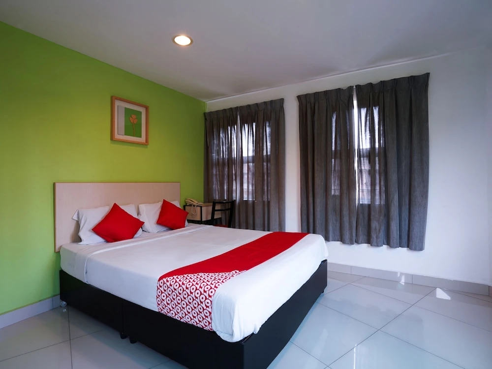 OYO 981 Ant Cave Hotel