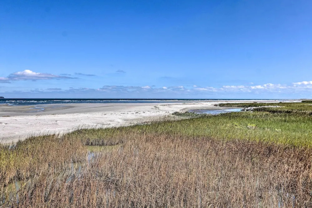 Beachfront Getaway! Hilton Head Resort Condo