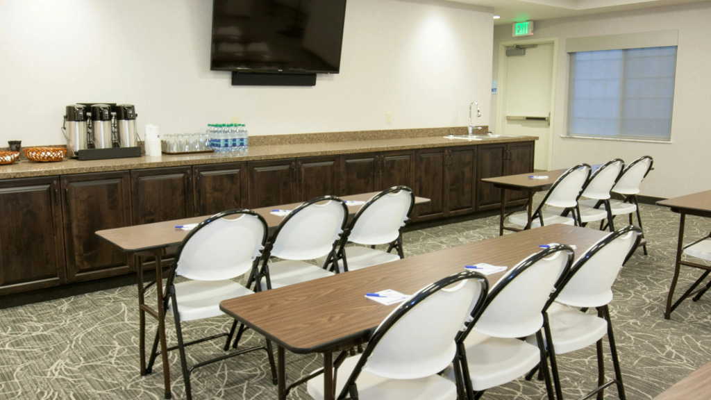 Holiday Inn Express & Suites Cheney by IHG
