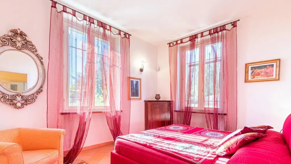 Uvaspina 8, Emma Villas