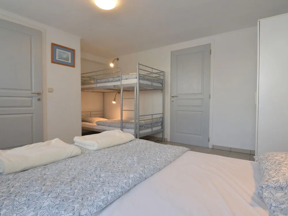 Group house with 3 apartment for family