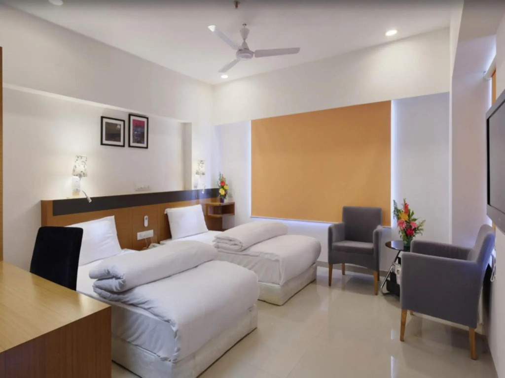 Hi 5 Hotel & Experience