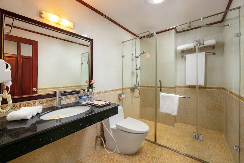 A25 Premium Hotel - 705 Lac Long Quan