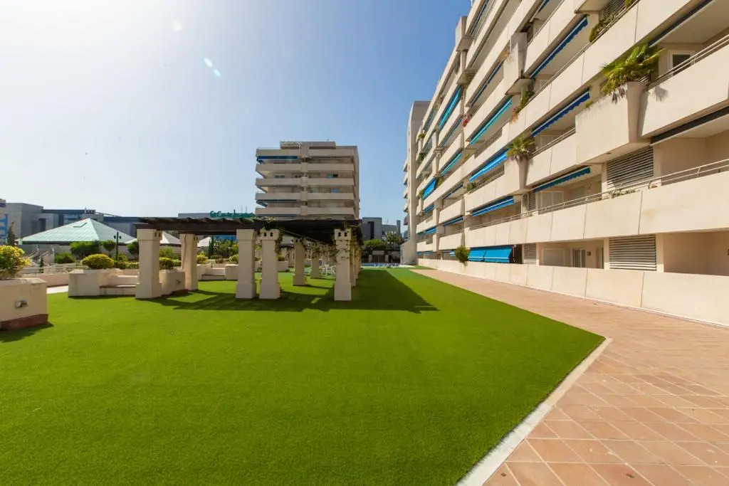 Trendy Apt. Puerto Banús (Free Parking & Pool) - RDR208