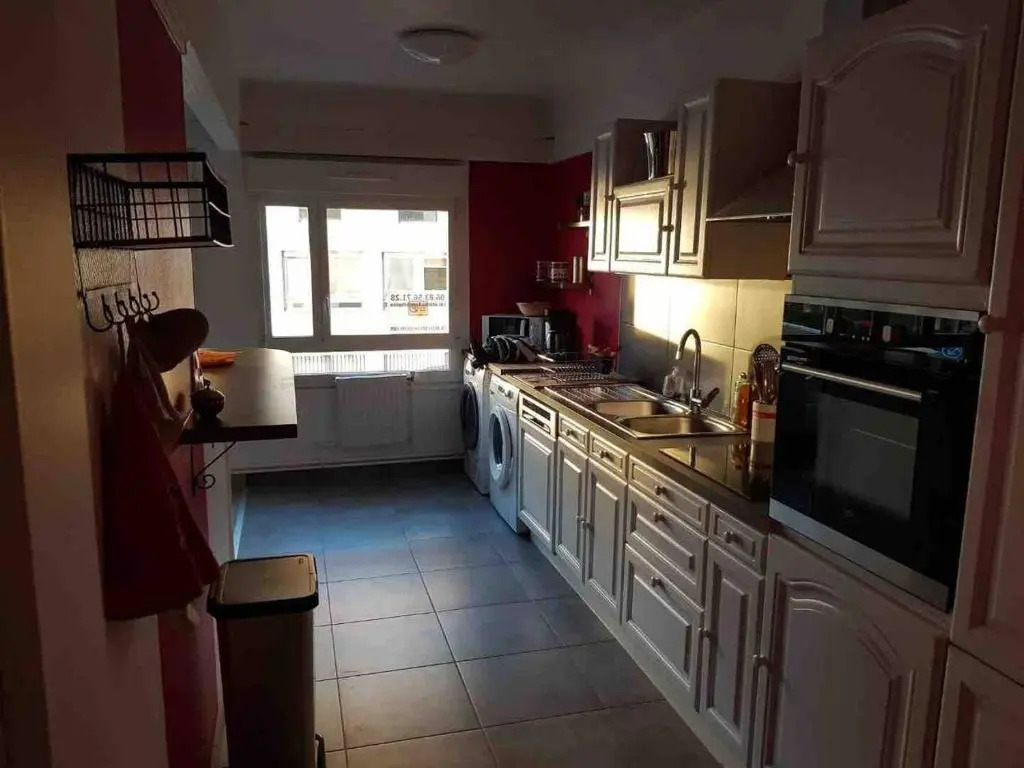 BedinReims cozy apartment parking and wifi free ideal 4 Adultes et 2 Enfants