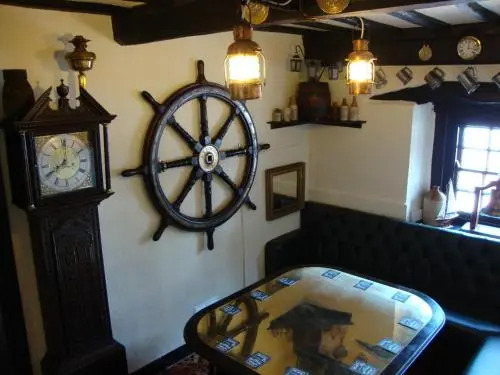 The Golden Ball Cottages