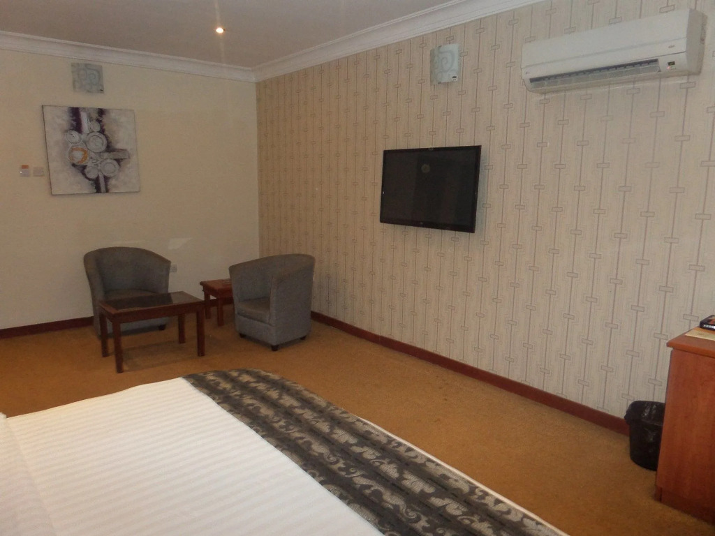 Pearl Gate Hotel