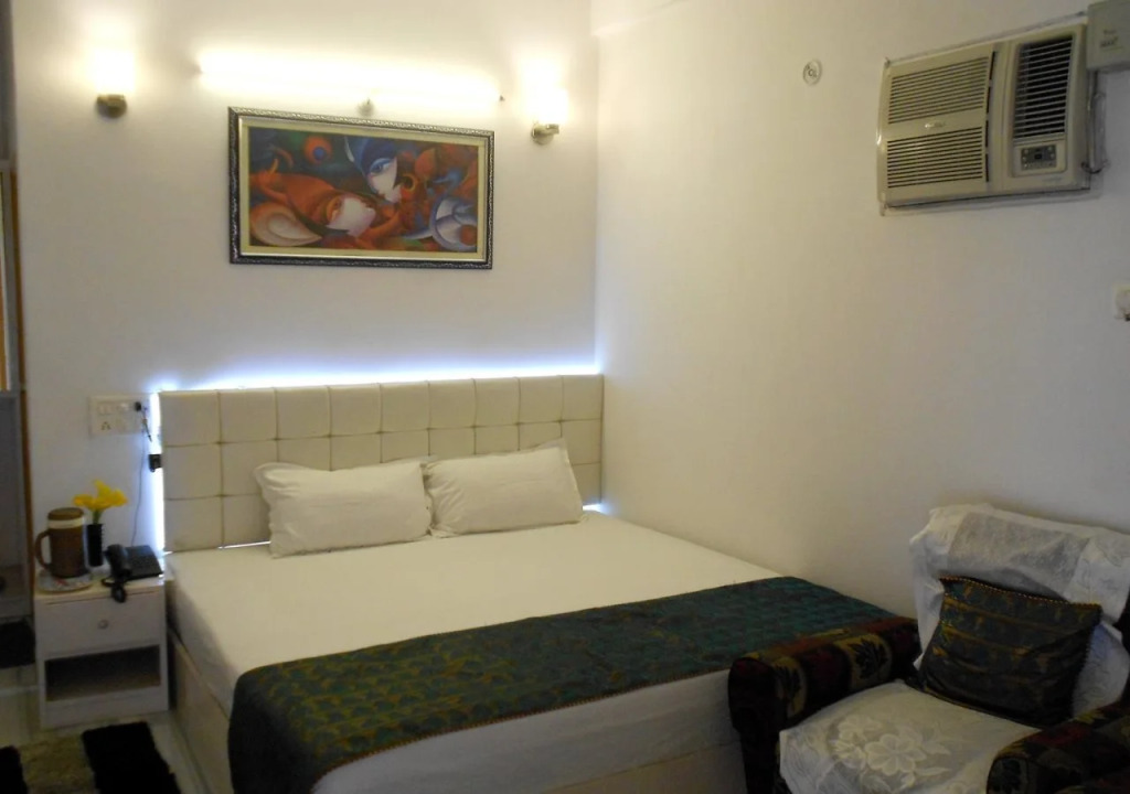 DS Residency Varanasi-Near Mandir-Free Wi-fi-Parking