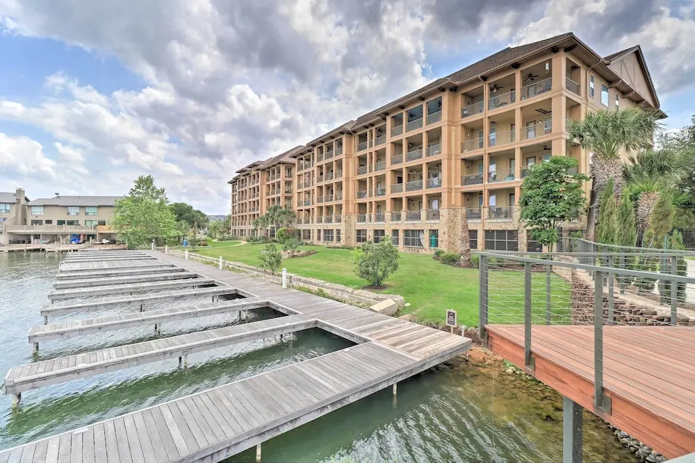 Lake LBJ Condo w/ Balcony & Shared Boat Docks