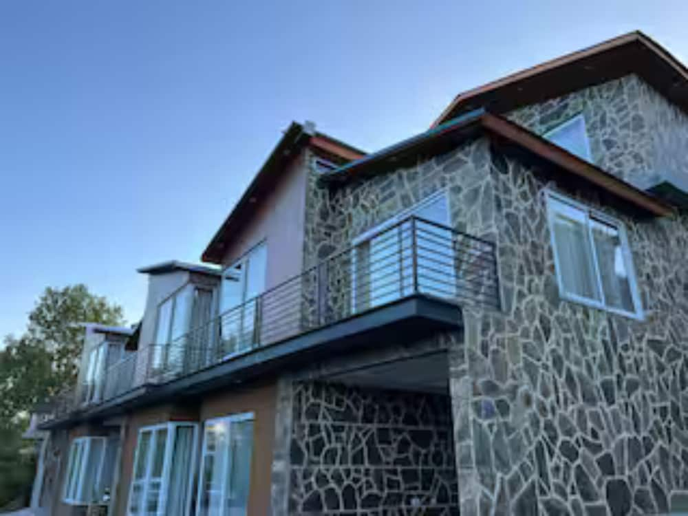 3BR Mountain Cottage