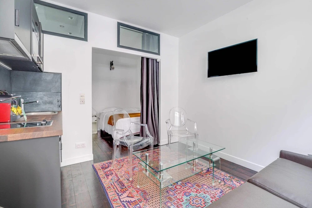 Design Apartment Near Bastille
