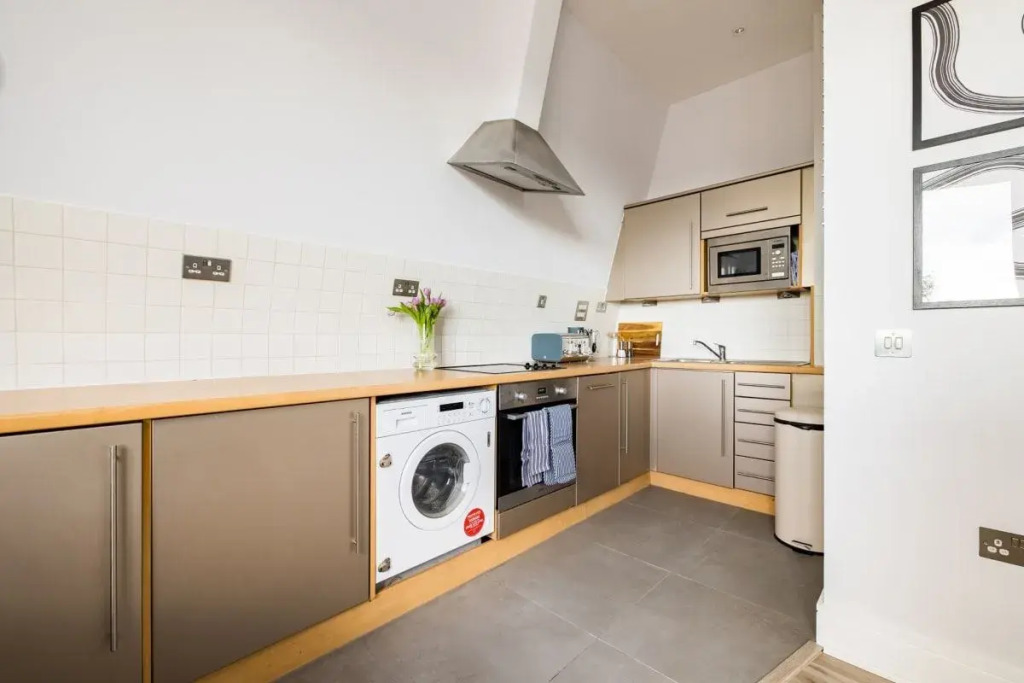 The Camberwell Loft - Captivating 2BDR Flat