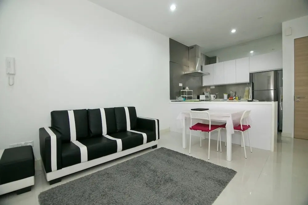 Spacious Suite Next to Nexus & Capri Bangsar South