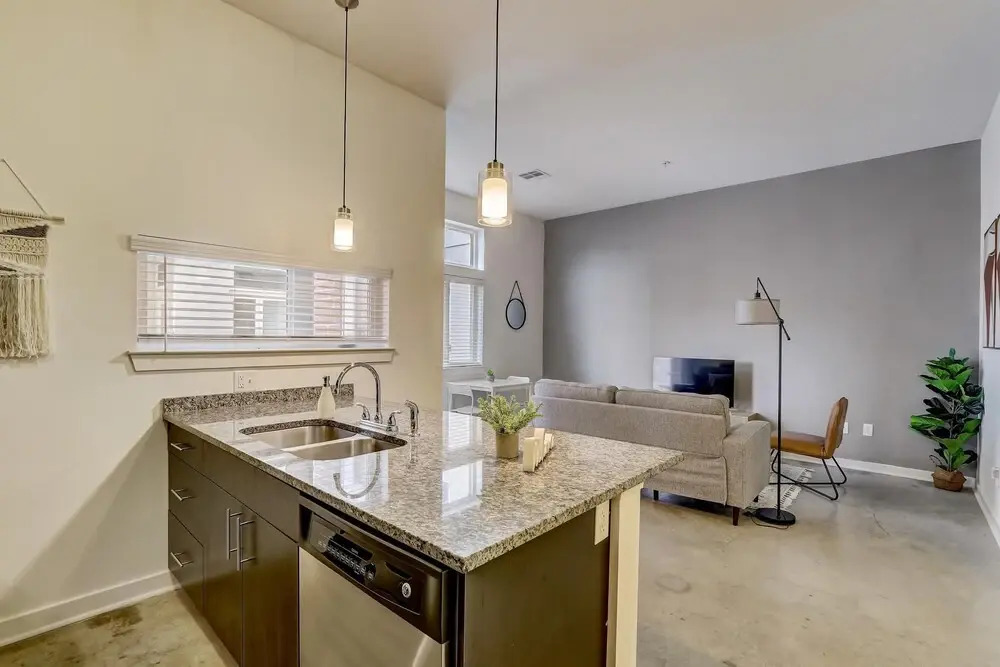 FRONTDESK RM - West Apts, River Market Dist, Kansas City