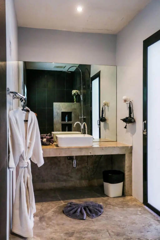 Naiharn Beach Resort - SHA Plus Extra