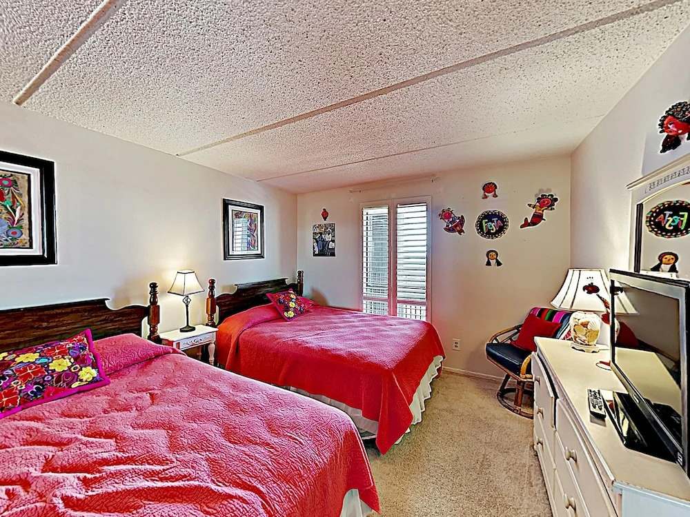 New Listing! Gulf-view All-suite Bliss W/ Pools 3 Bedroom Condo