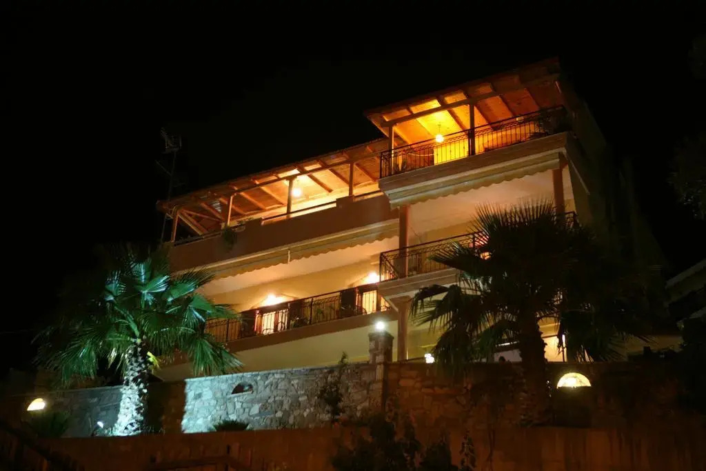 Studios Spiros Parga