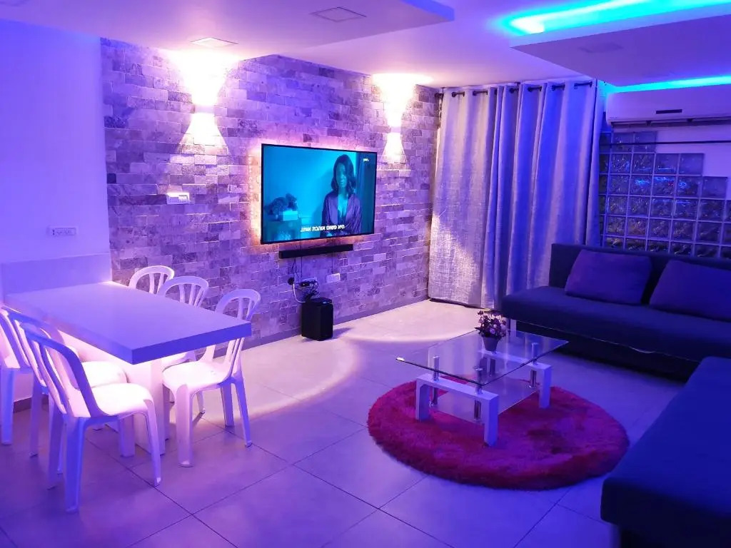 Avshalom Holiday Apartments