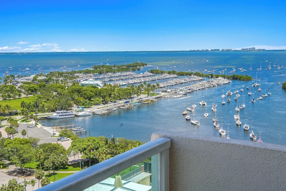 Beautiful Blue Gold Studio Ocean View