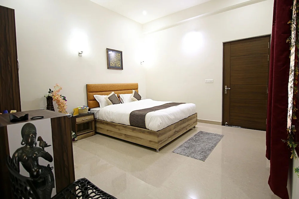 The Hideout Agra Garden Homestay - Near Taj Mahal