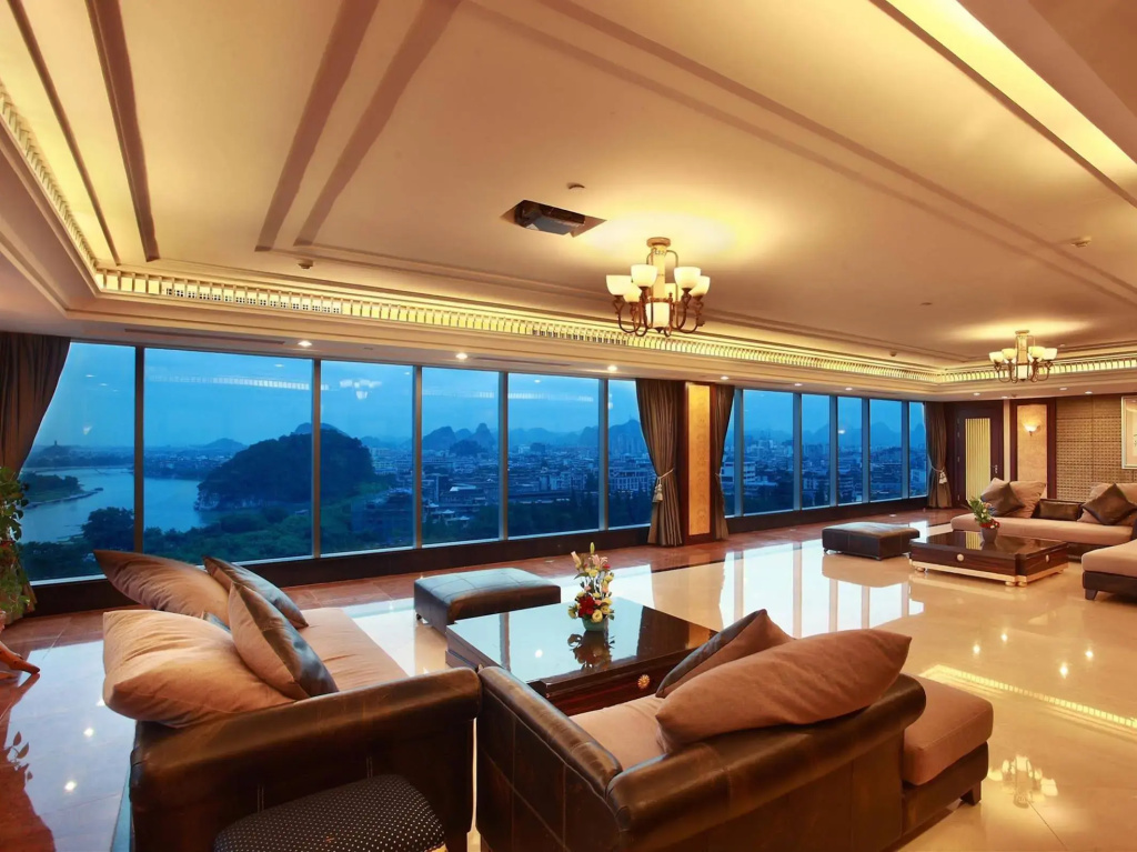 Guilin Lijiang Waterfall Hotel