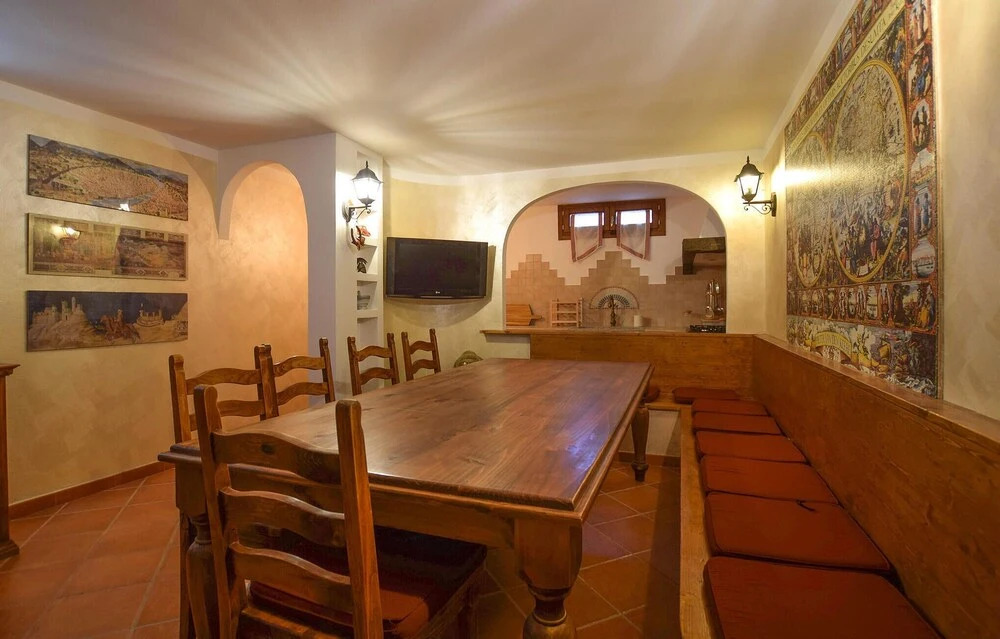 Gorgeous Home In Massarosa With Wifi