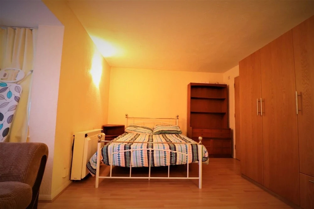 A Comfortable Studio on Pavillion Way Burnt Oak