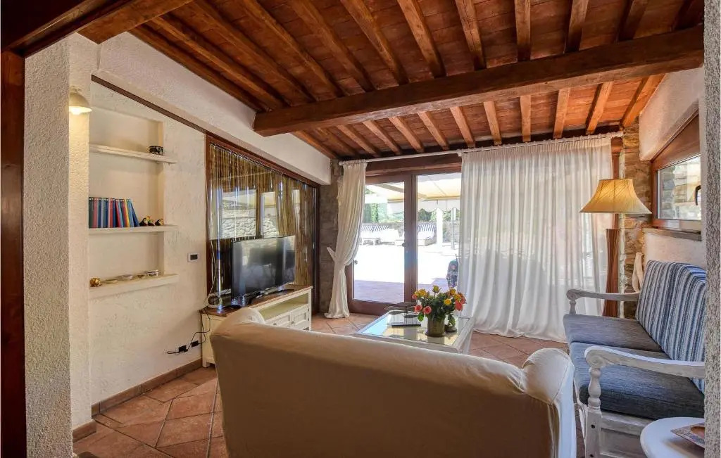 Lovely Home In Castiglione Della Pesc