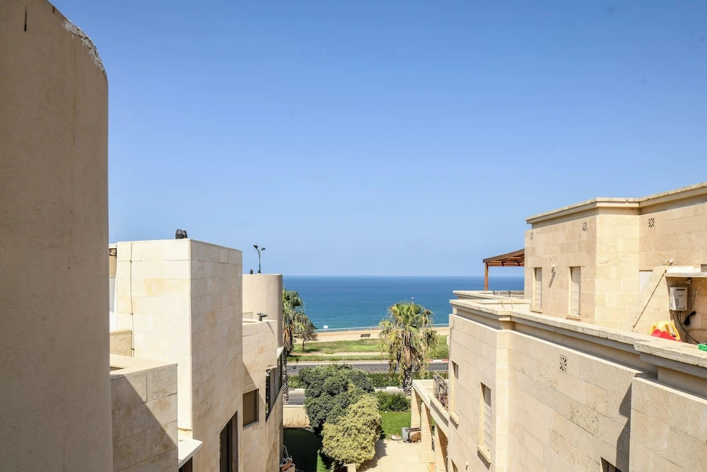 Coastline Family Triplex by Sea N' Rent
