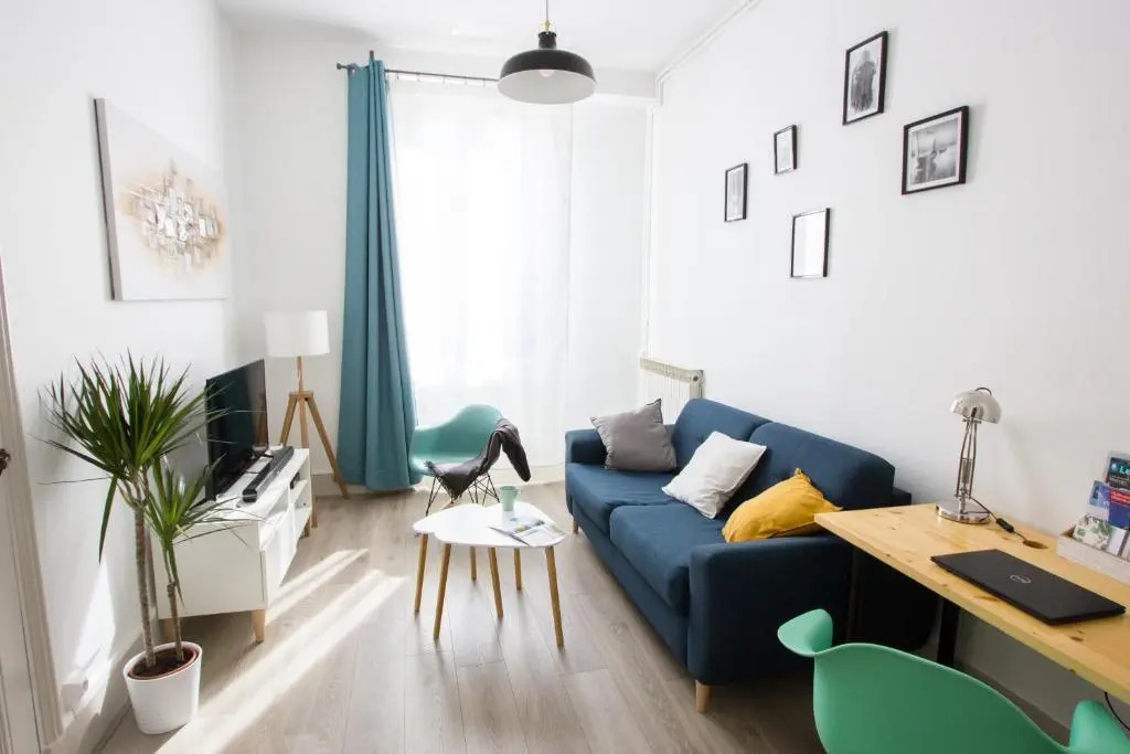 Le 62 - Spacieux T2 - Garage Gratuit, Jardin, Tram