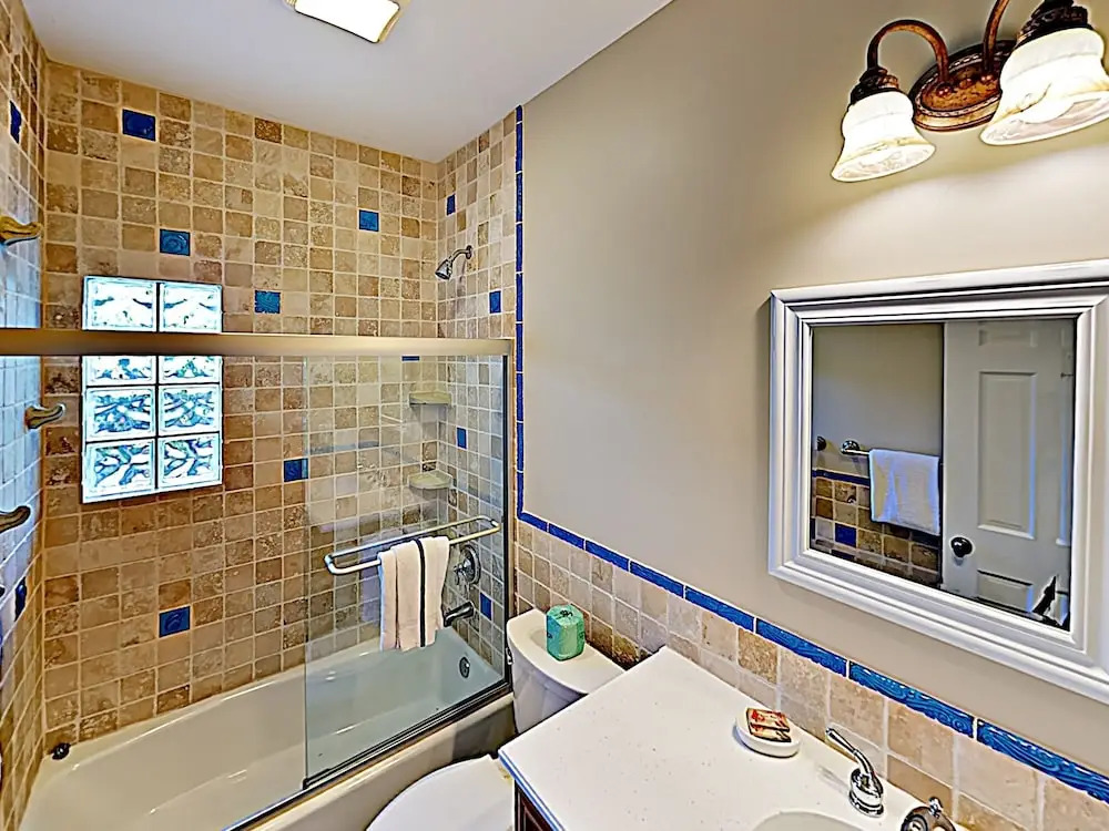 Canal-front Dream W/ Private Pool, Spa & Dock 3 Bedroom Home