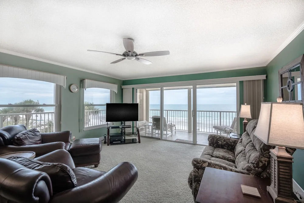 Pointe Condo #201 by Vtrips